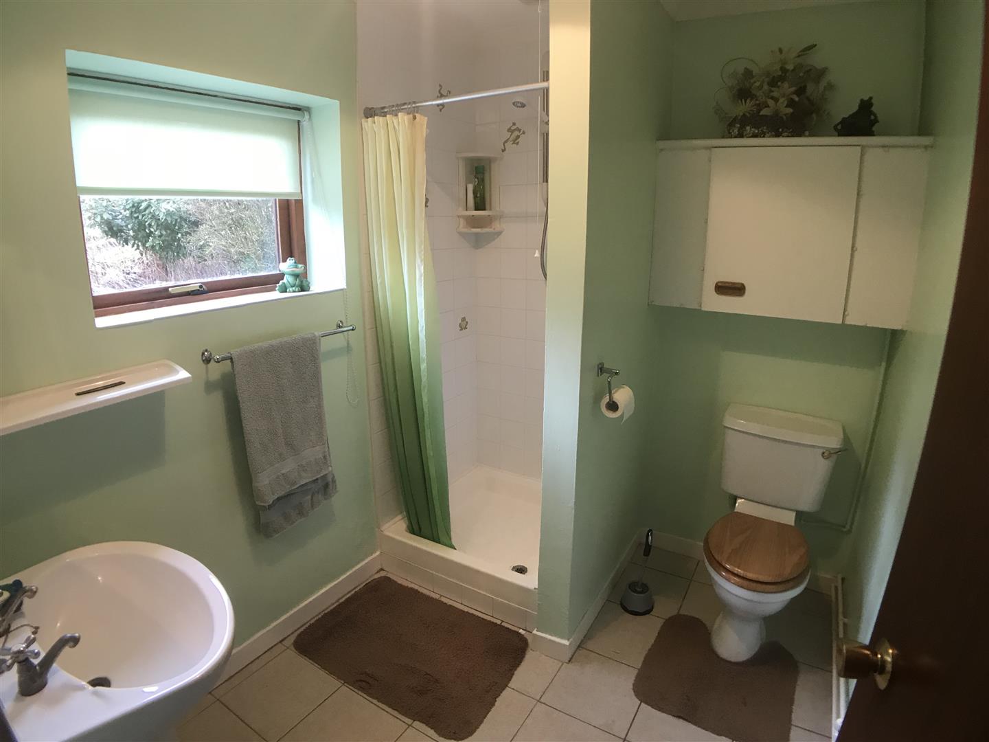 SHOWER ROOM